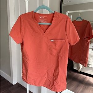 Figs Catarina scrub top. TERRACOTTA